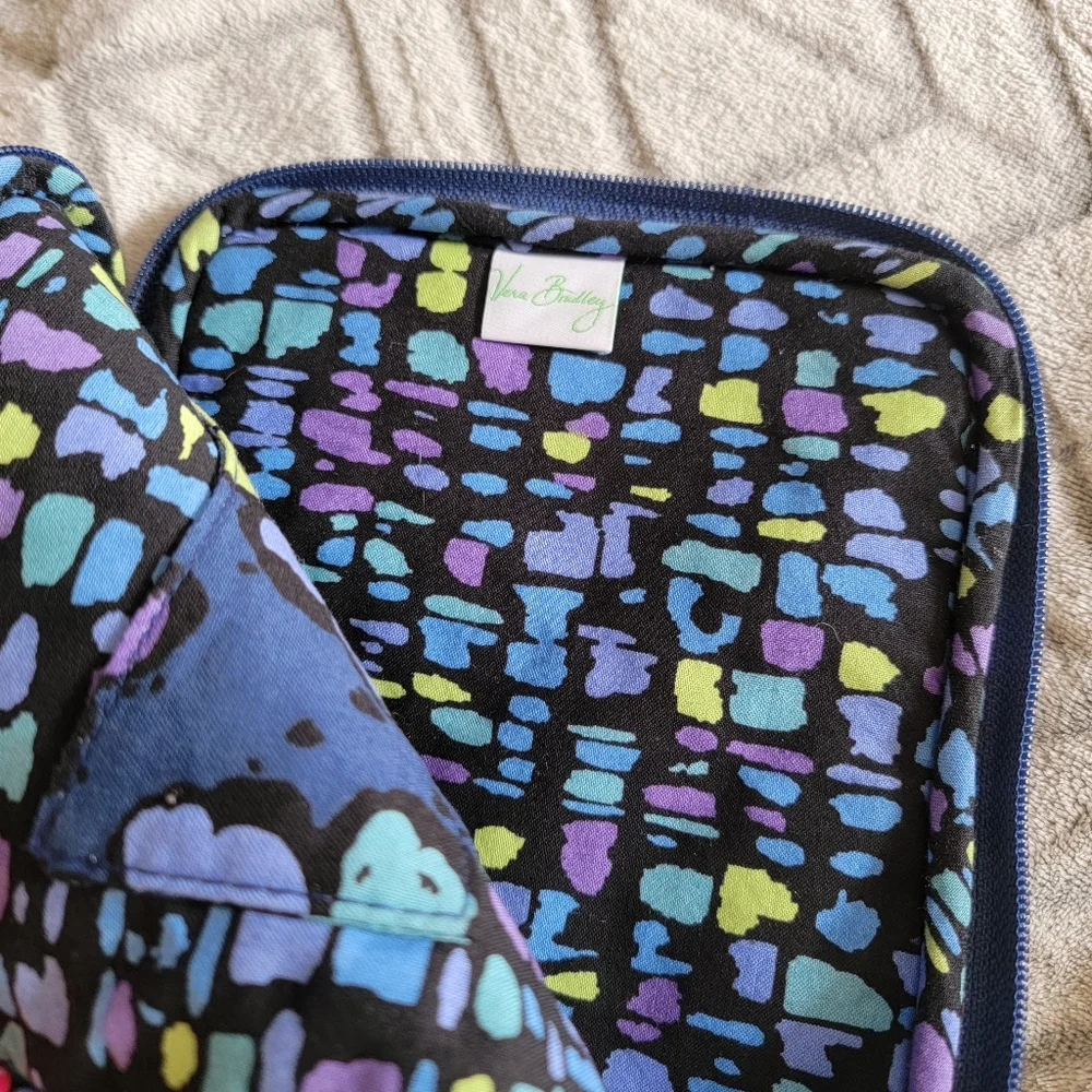 Vera Bradley Indigo Pop E-Reader Tablet Sleeve Blue Purple Green Floral